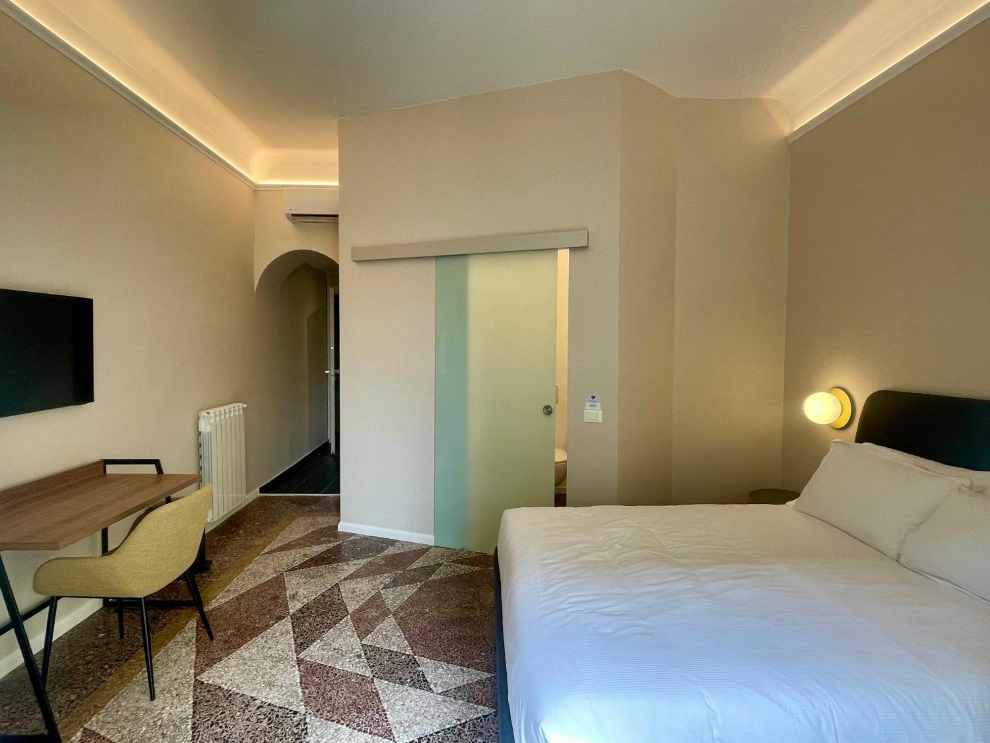 Relstay - Assarotti Suites Генуя Экстерьер фото