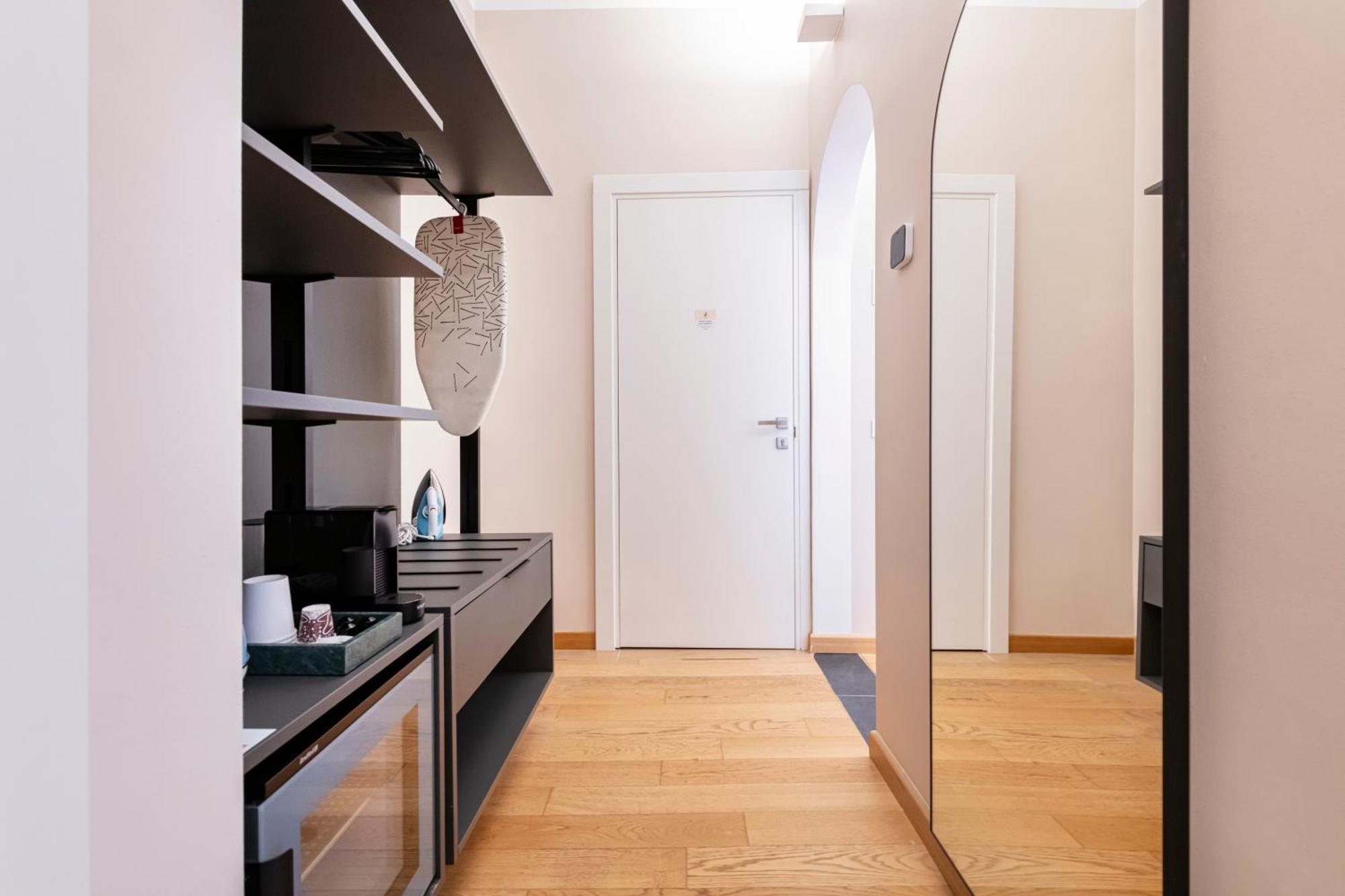 Relstay - Assarotti Suites Генуя Экстерьер фото