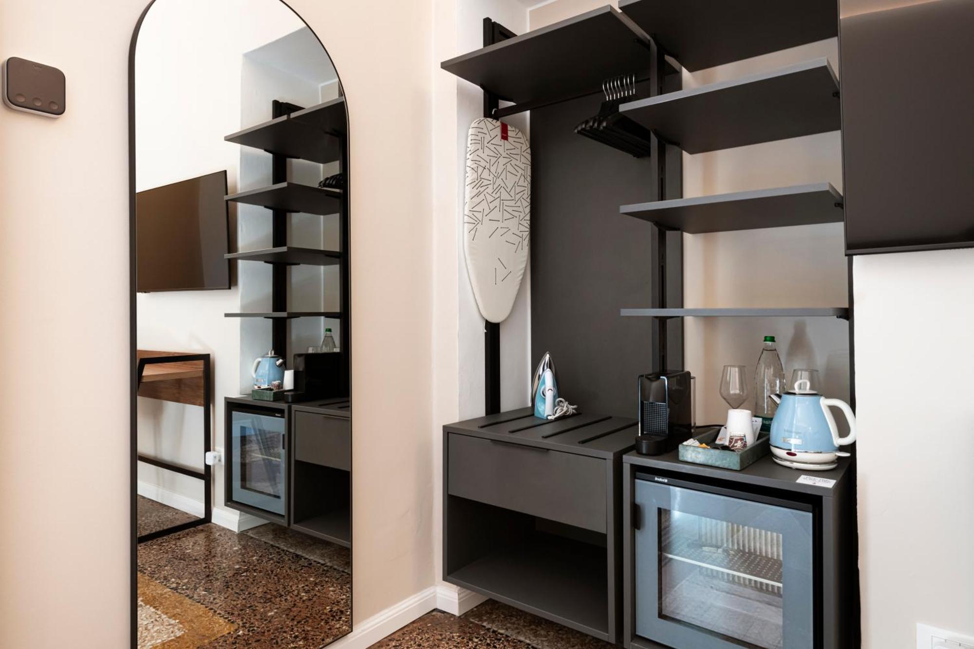 Relstay - Assarotti Suites Генуя Экстерьер фото
